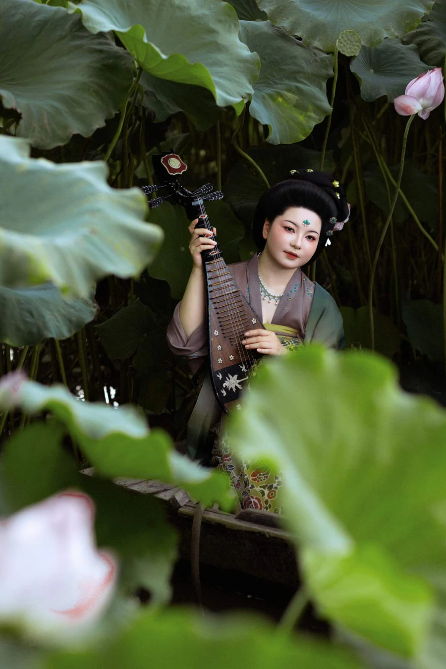 [YITUYU艺图语]2025.09.22 泊舟藕塘 漫漫谣 YITUYU艺图语-第1张