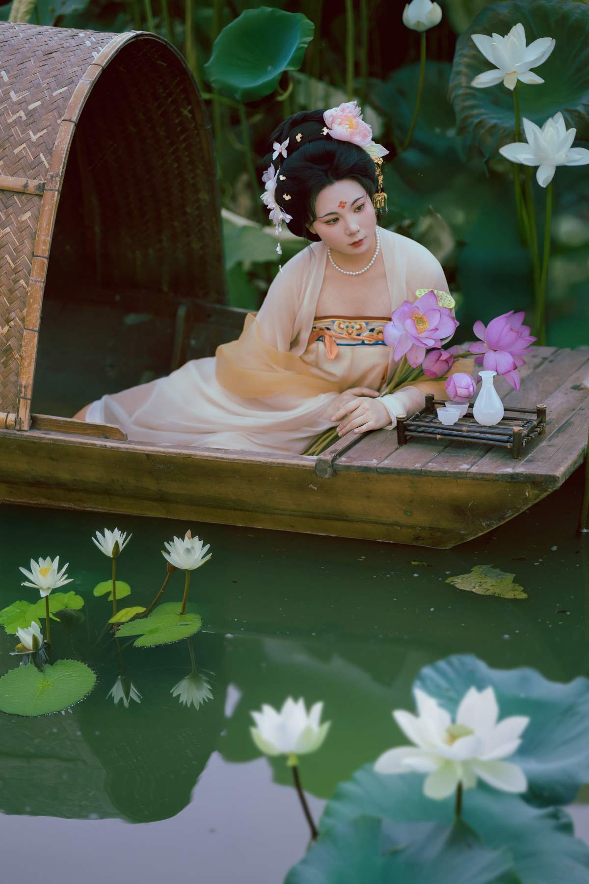 [YITUYU艺图语]2025.09.24 雨歇荷塘 木叶宇智波菠菜 YITUYU艺图语-第1张