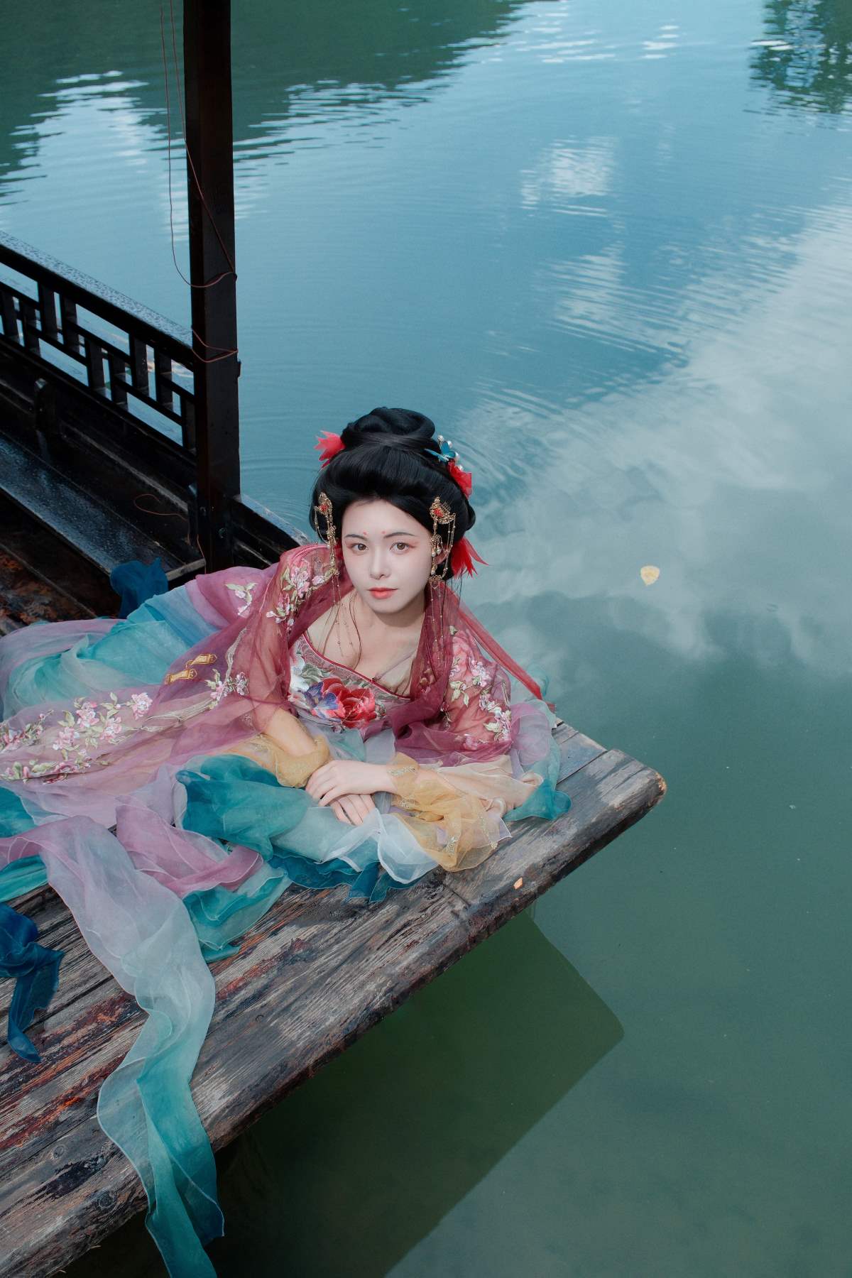 [YITUYU艺图语]2025.09.25 倾城 一新 YITUYU艺图语-第1张