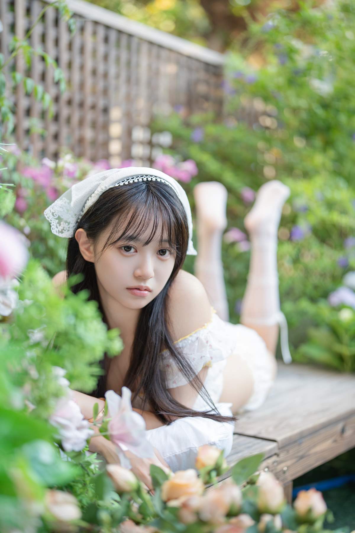 [YITUYU艺图语]2025.09.26 春日私语：蕾丝与光斑的温柔叙事 小亿 YITUYU艺图语-第1张