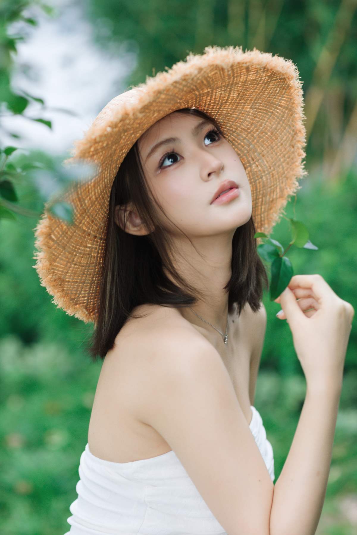 [YITUYU艺图语]2025.09.27 阴天白裙 景猪 YITUYU艺图语-第1张