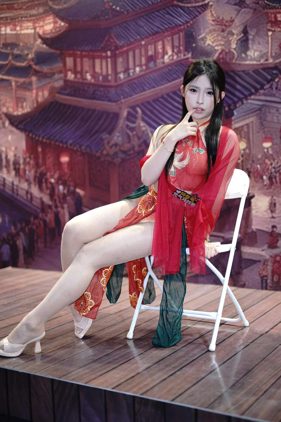 精选街拍作品 NO.5335 2025广州成人展高清视图合集B 街拍-第1张