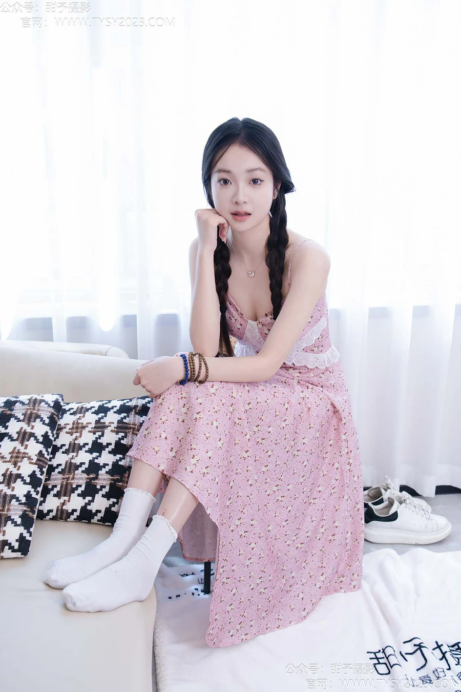 甜予摄影 NO.202 柠檬-板鞋、白棉袜、裸足 TYSY甜予摄影-第2张