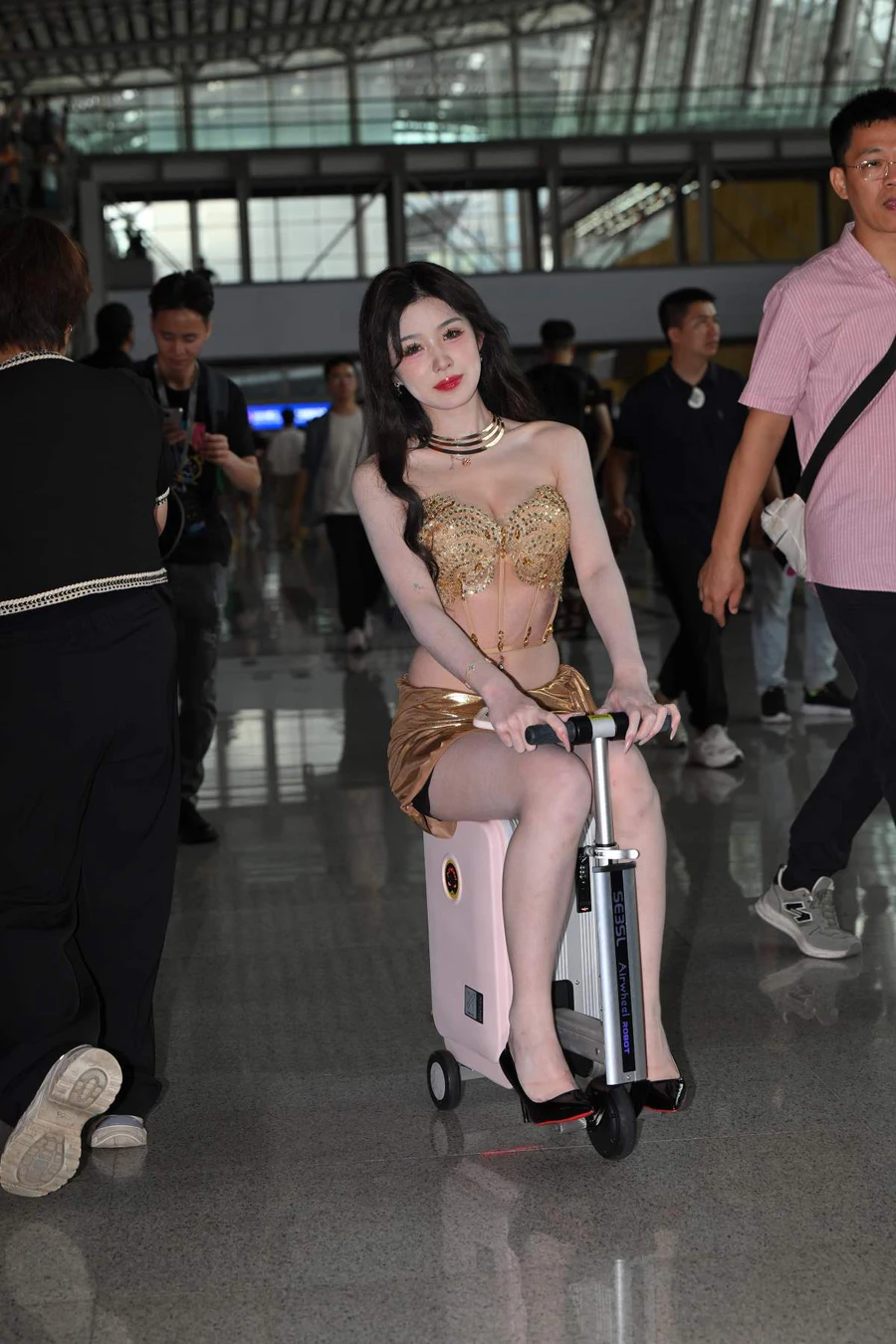 精选街拍作品 NO.5353 性感短裙女郎 街拍-第1张