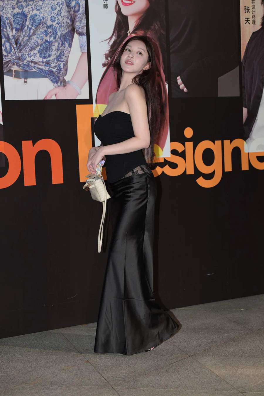 精选街拍作品 NO.5360 柔情似水黑色套装 街拍-第1张