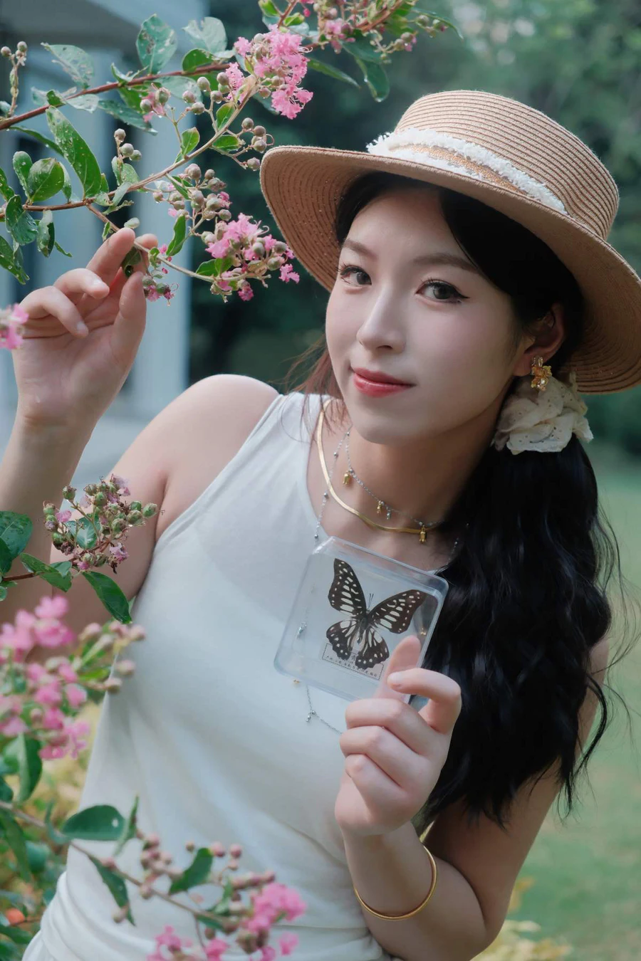 [YITUYU艺图语]2025.10.01 在百年香樟树下 十七的猫 YITUYU艺图语-第1张