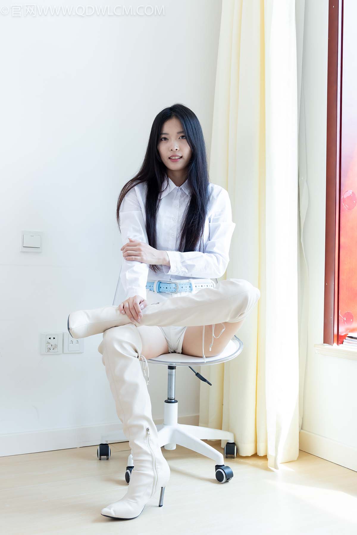 物恋传媒 NO.2626 茯苓-长靴、白棉袜、裸足 WLCM物恋传媒-第1张