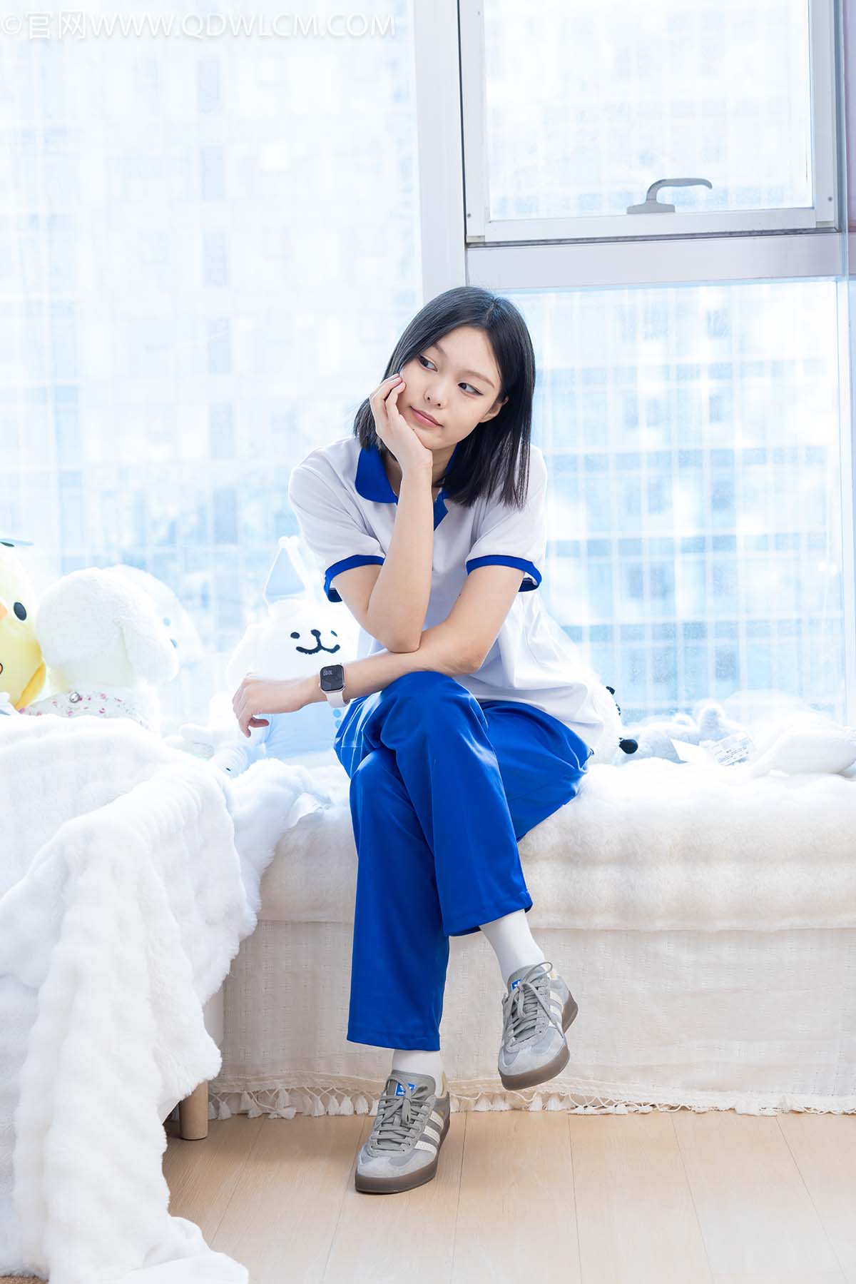 物恋传媒 NO.2625 紫苏-板鞋、白棉袜、裸足 WLCM物恋传媒-第1张