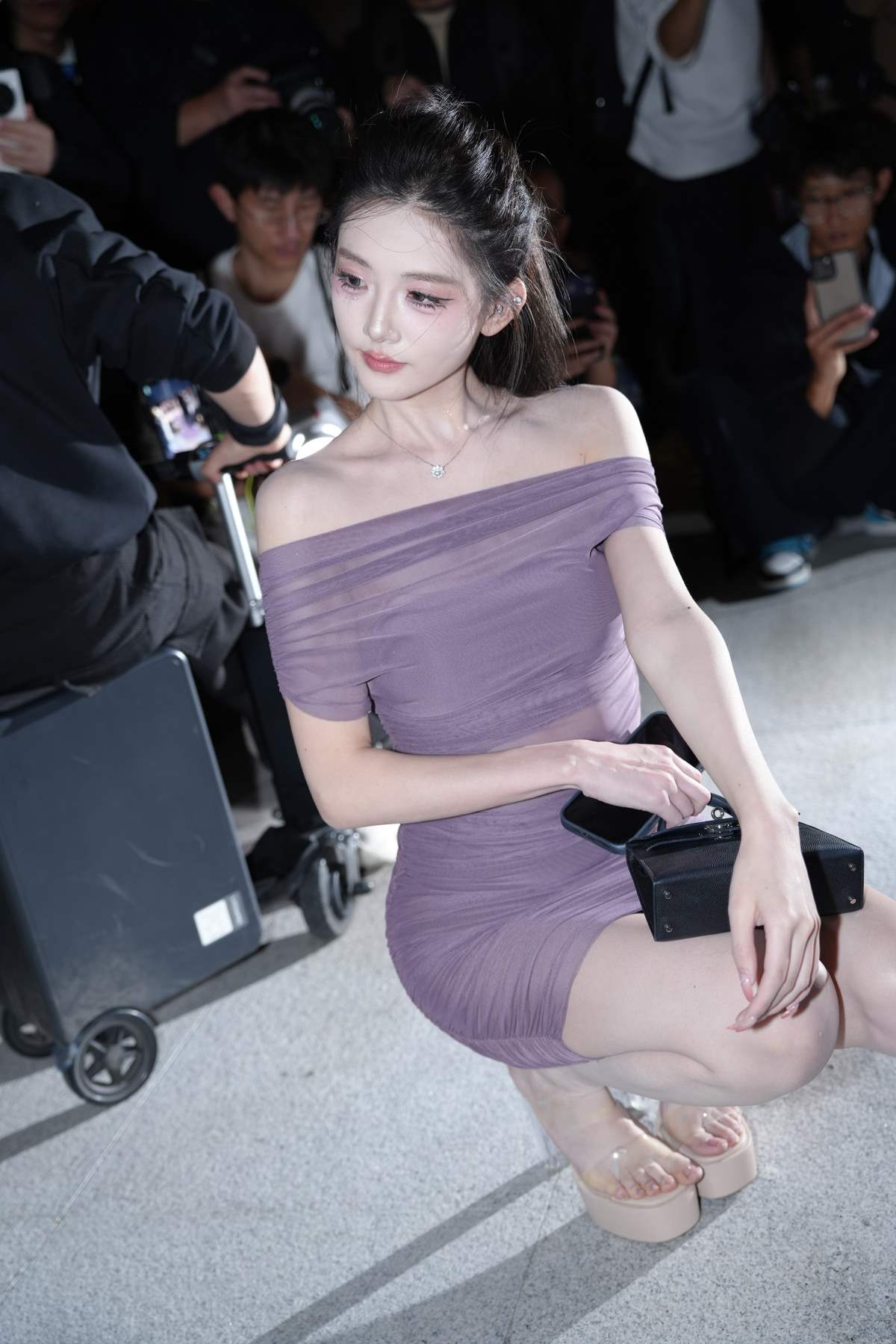 精选街拍作品 NO.5390 紫色纱裙 街拍-第1张