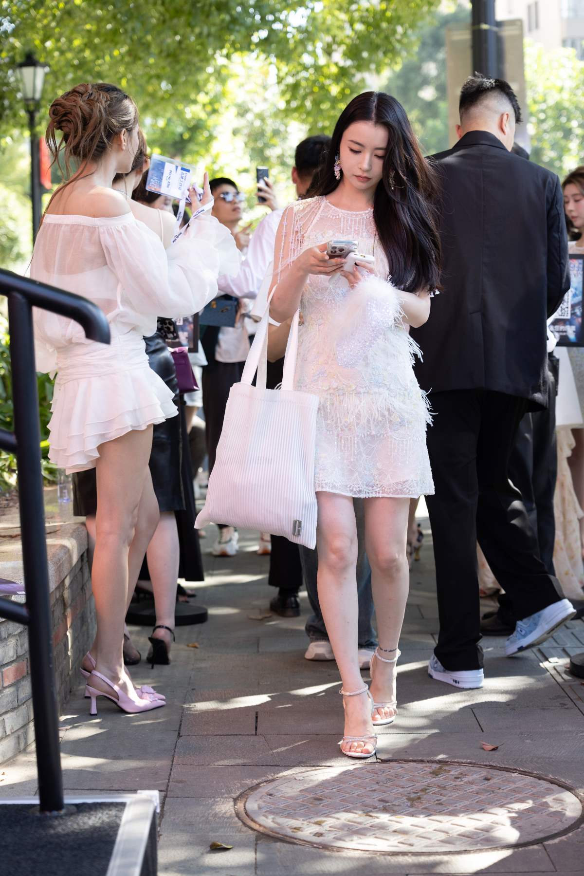 精选街拍作品 NO.5397 白色纱裙女神 街拍-第1张