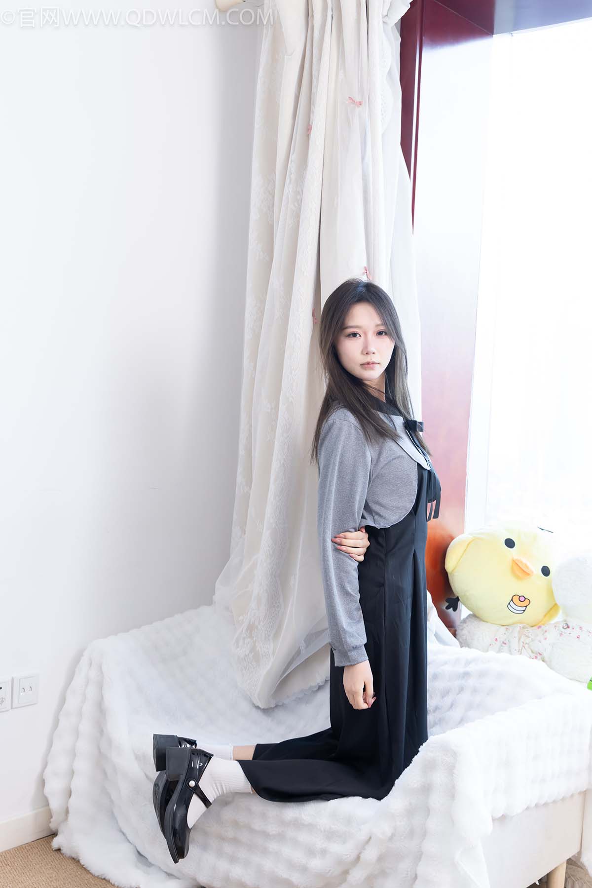 物恋传媒 NO.2629 南星-皮鞋、白棉袜、裸足 WLCM物恋传媒-第2张