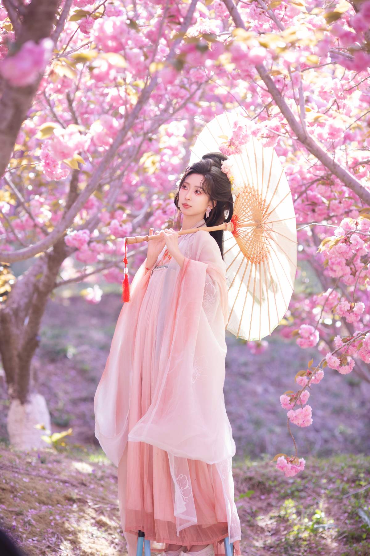 [YITUYU艺图语]2025.10.16 樱园赋·国风少女与花共眠 YITUYU艺图语-第1张