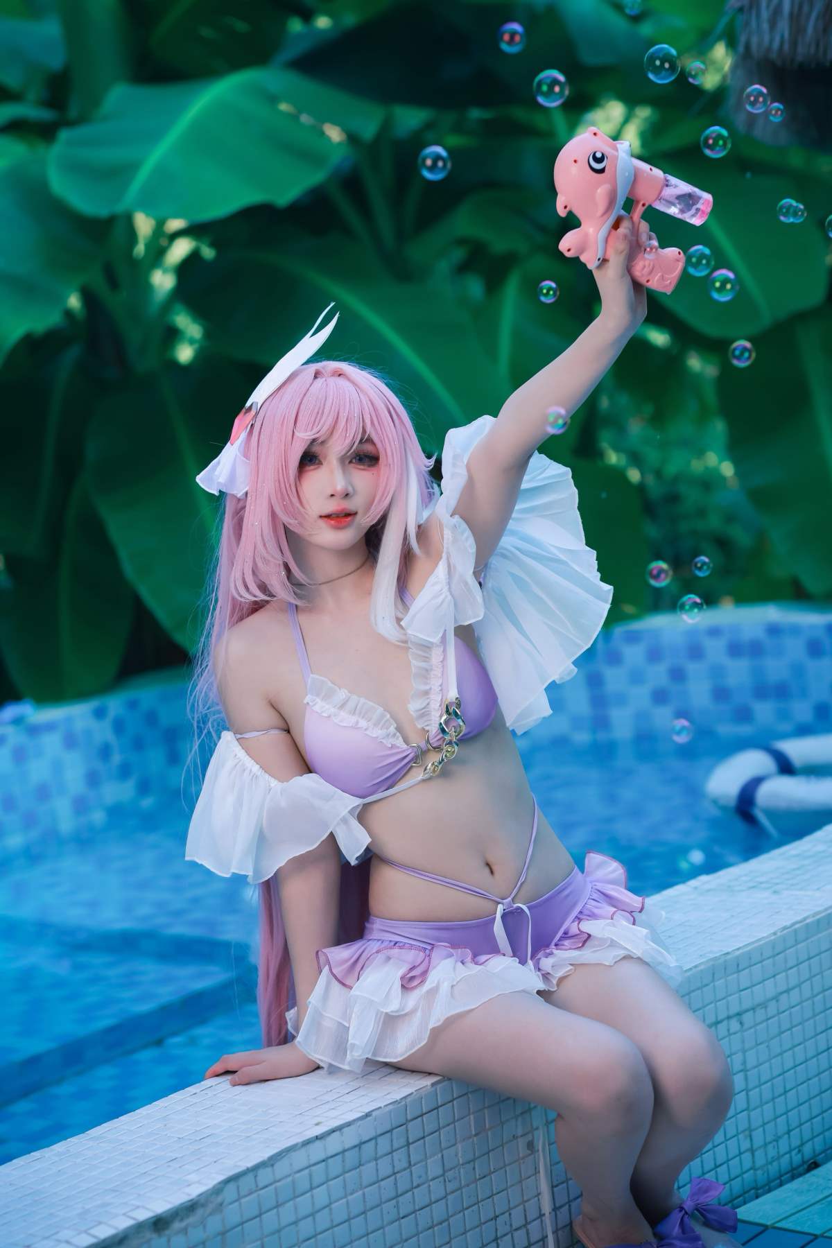 [YITUYU艺图语]2025.10.21 泳池边的粉色小蛋糕是爱莉希雅本人掉进夏天啦！  火鸡面重度依赖 YITUYU艺图语-第1张