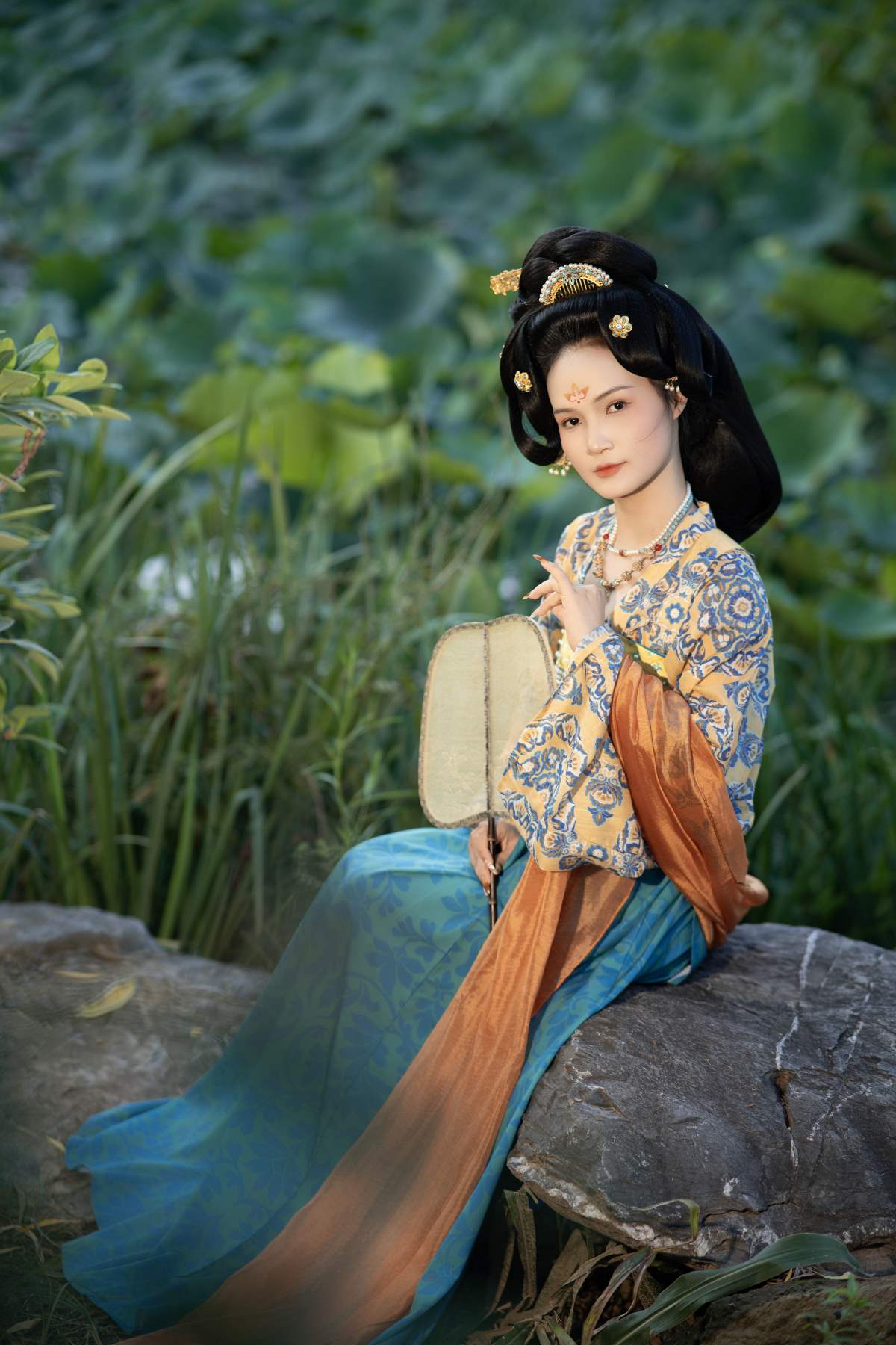 [YITUYU艺图语]2025.10.23 藤树下，我是我的春天 YITUYU艺图语-第1张