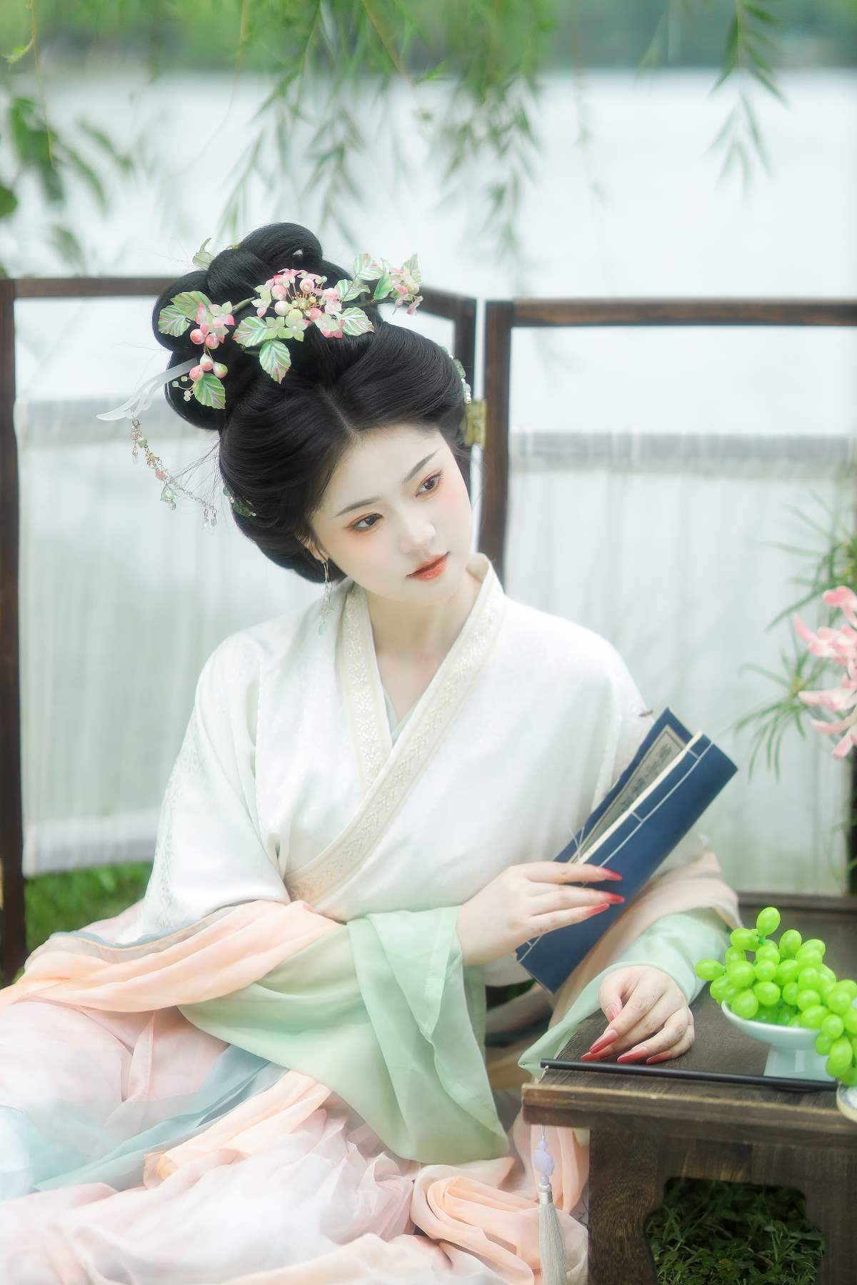 [YITUYU艺图语]2025.10.23 所谓伊人，在水一方 韫桉 YITUYU艺图语-第1张