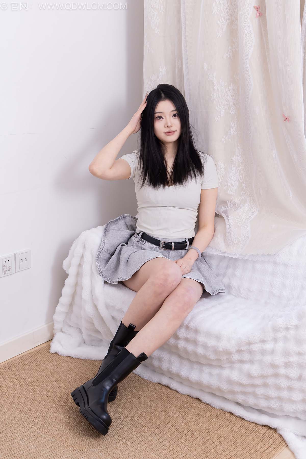 物恋传媒 No.2646 小暖-短靴、白棉袜、裸足 WLCM物恋传媒-第1张