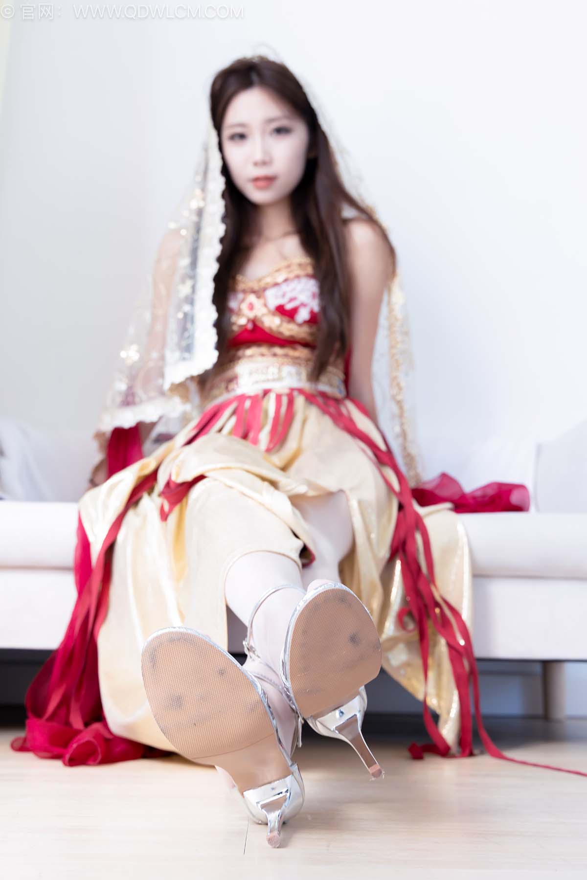 物恋传媒 NO.2649 泡泡-高跟鞋、油亮薄肉丝 WLCM物恋传媒-第2张