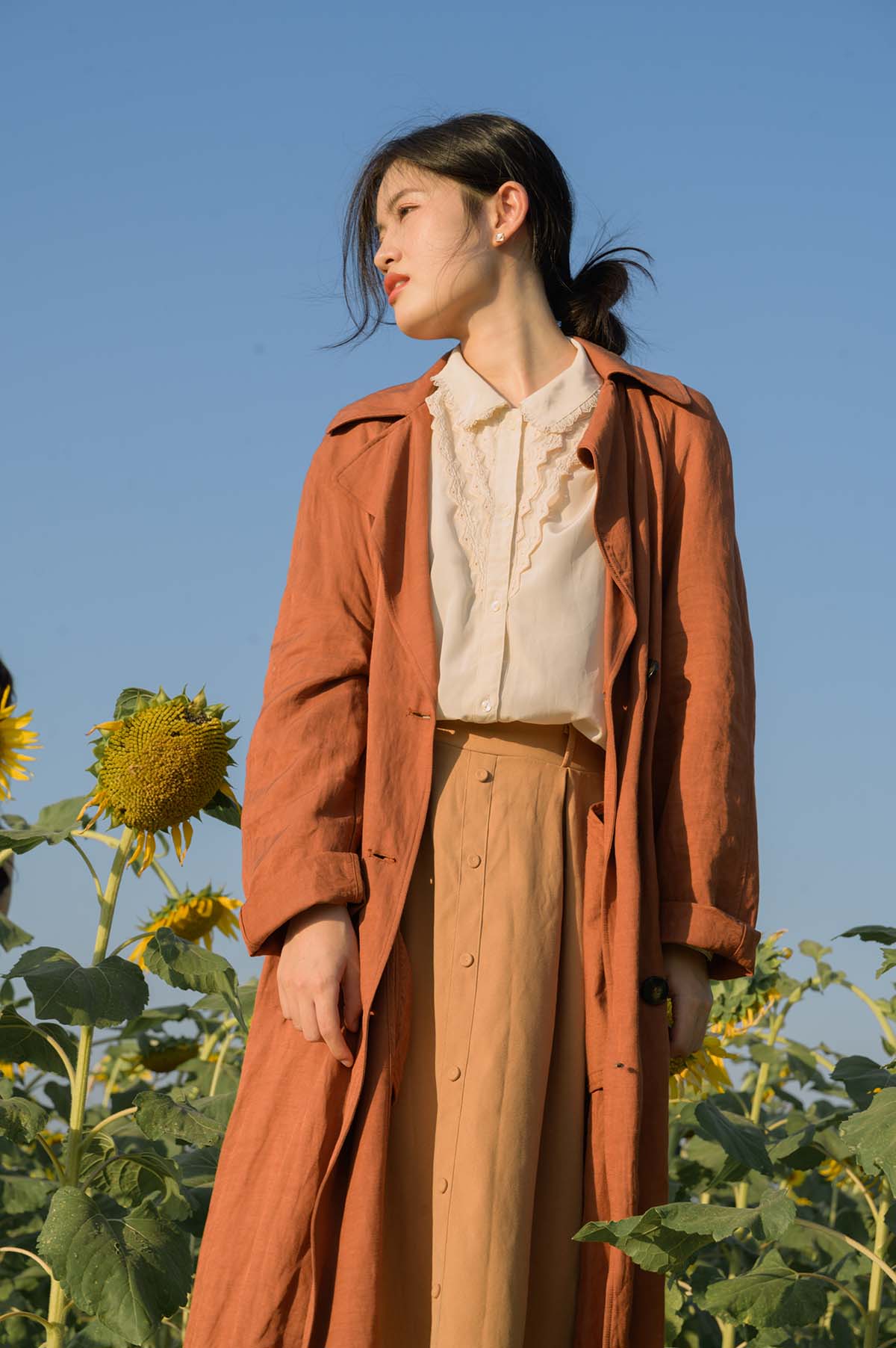 [YITUYU艺图语]2025.10.28 向日葵的守望者 芦苇微微 YITUYU艺图语-第1张