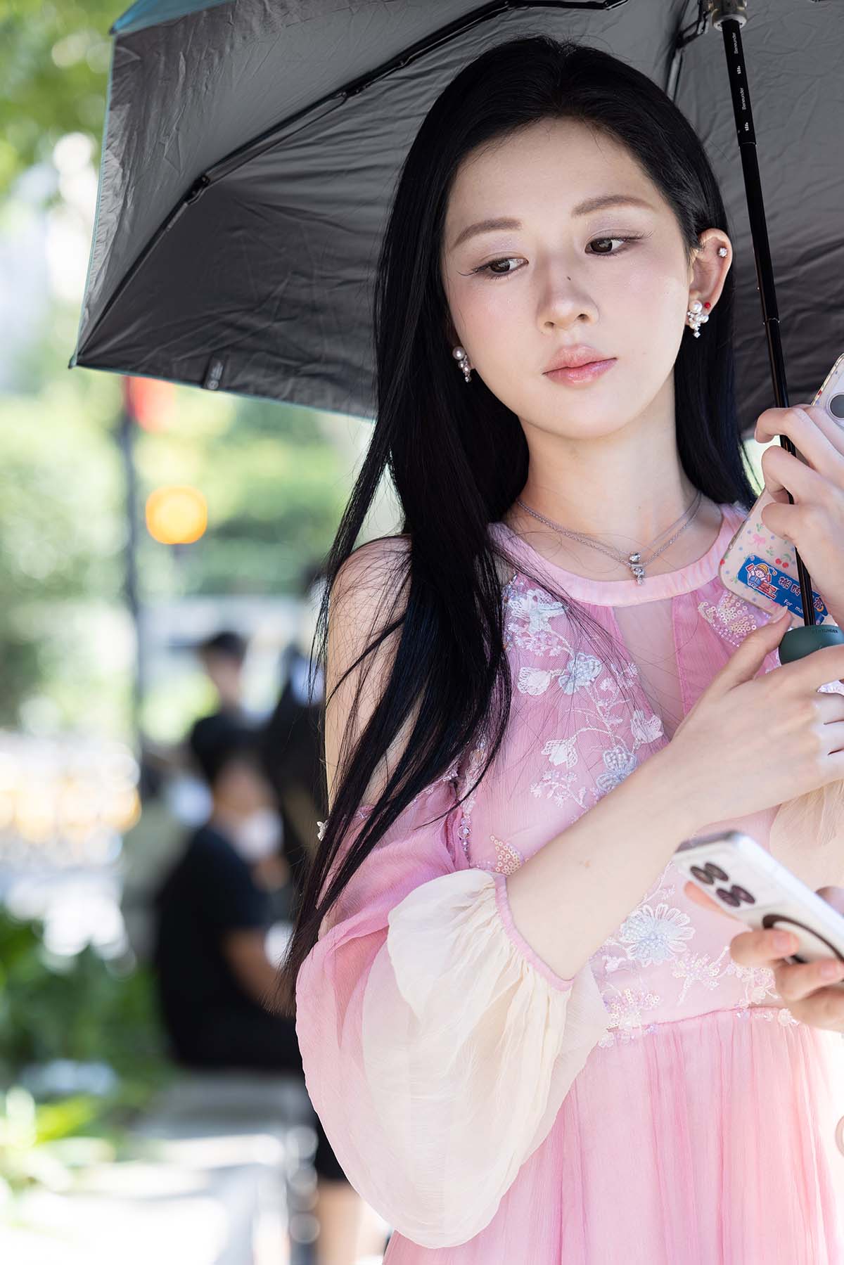 精选街拍作品 NO.5472 粉色长裙 街拍-第1张