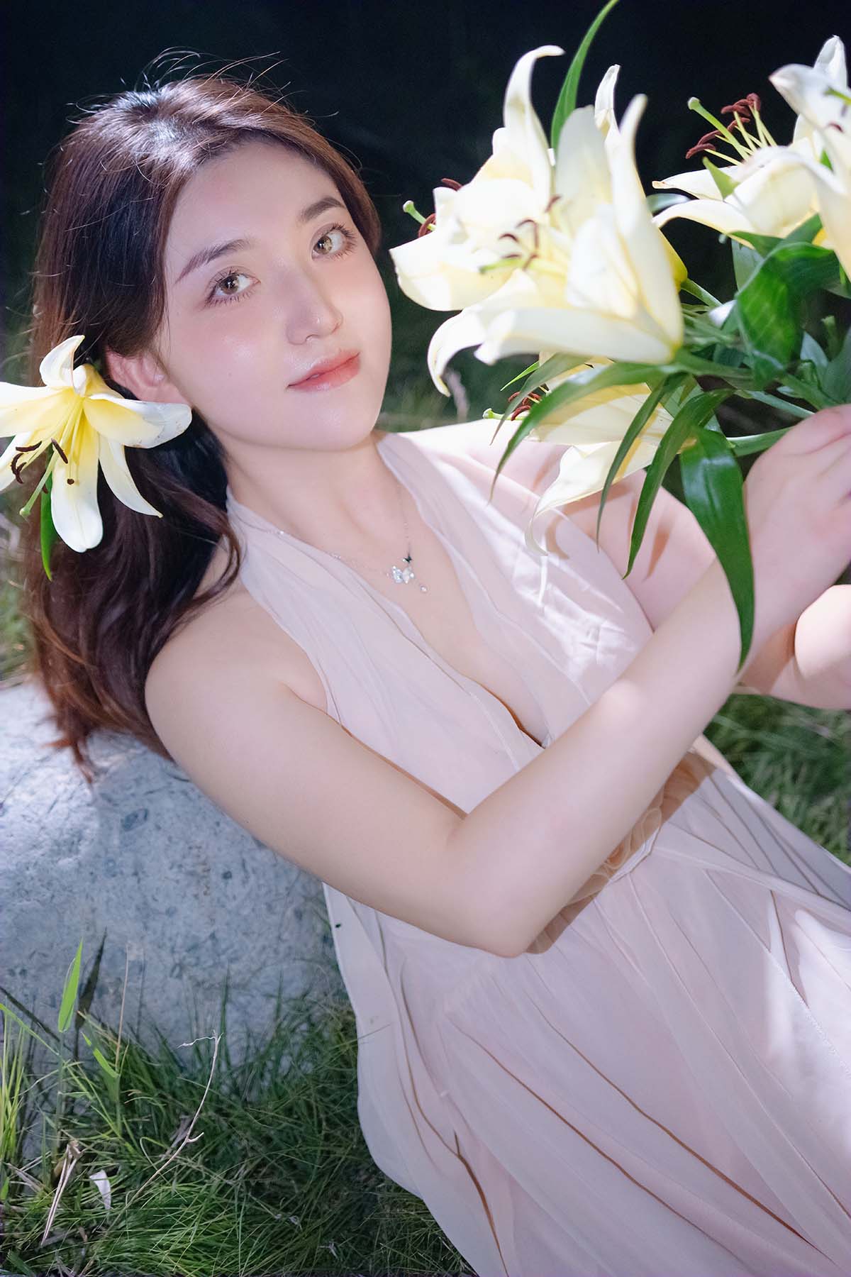 [YITUYU艺图语]2025.10.30 盛开的百合花之夜 芭乐子 YITUYU艺图语-第1张