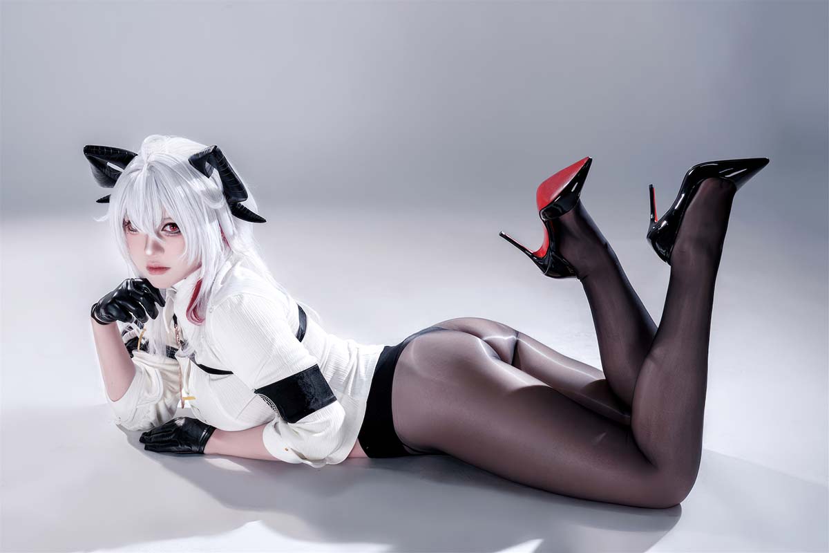 半半子 – 鸣潮 赞妮 Cosplay-第1张
