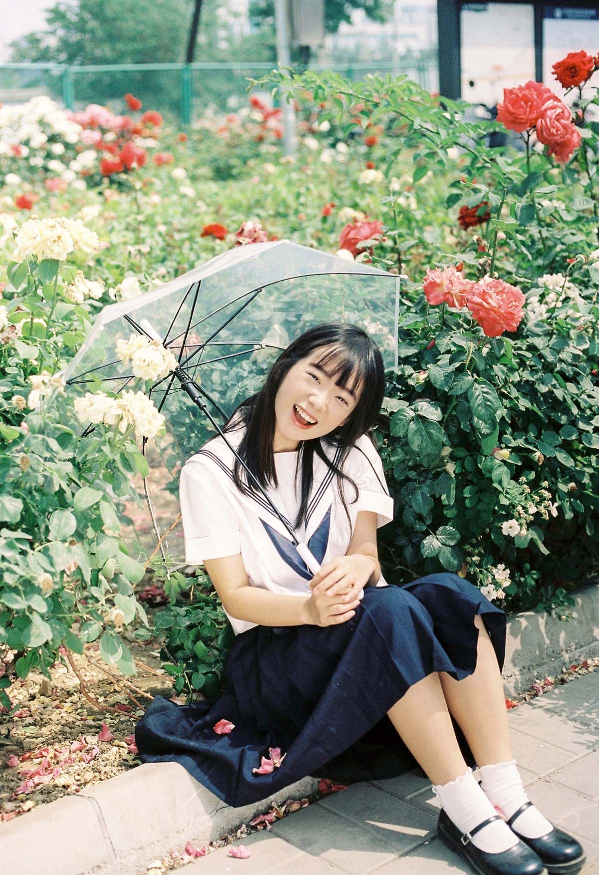 [YITUYU艺图语]2025.11.09 花和制服少女 百变兔小樱 YITUYU艺图语-第1张