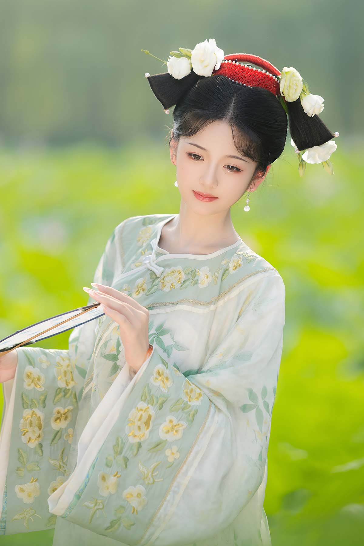 [YITUYU艺图语]2025.11.12 旗装 _ 格格驾到~ 赤嫣在这里～ YITUYU艺图语-第1张