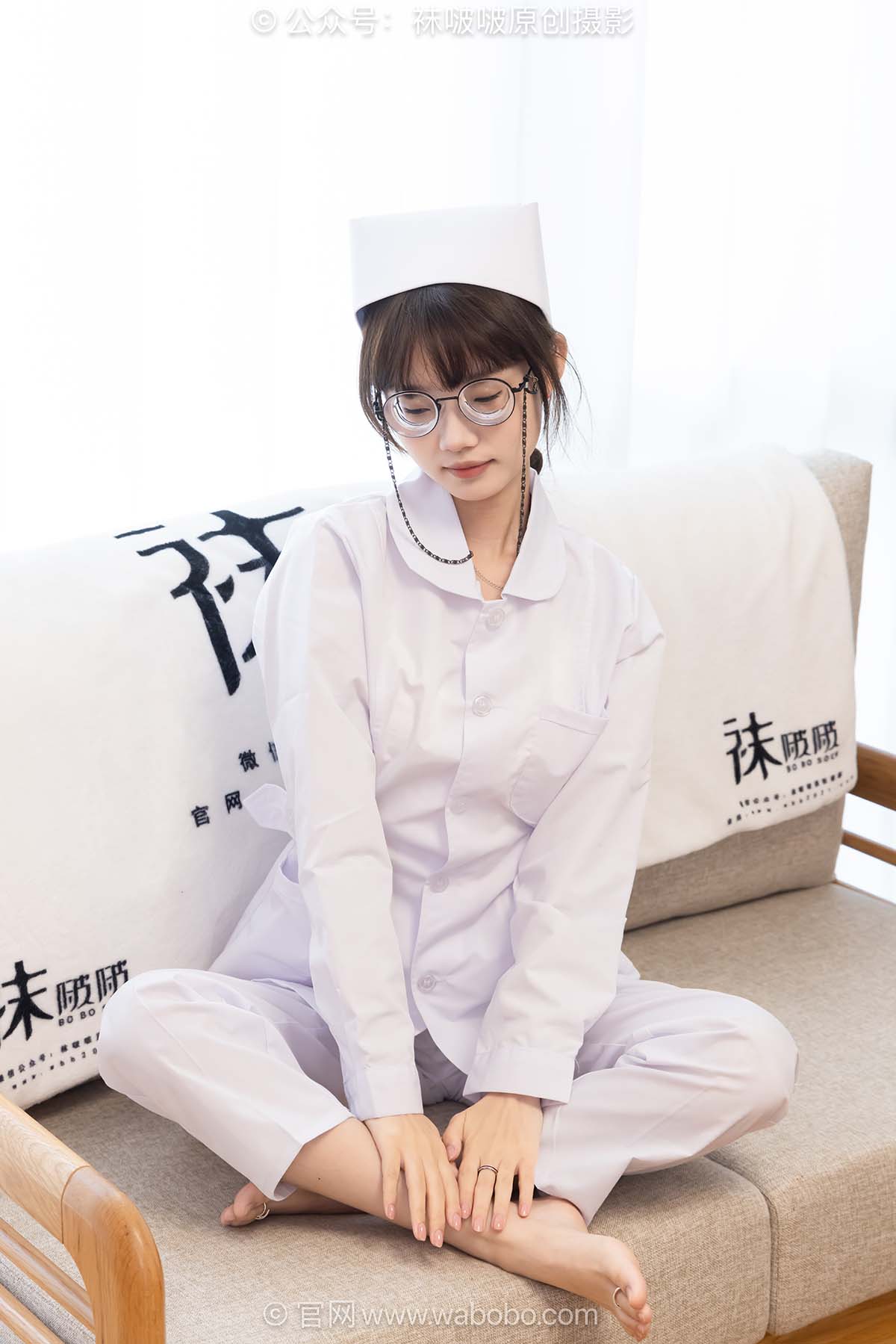 [BoBoSocks袜啵啵]NO.688 甜甜圈-凉鞋、薄肉丝、护士服、裸足 BoBoSocks袜啵啵-第1张