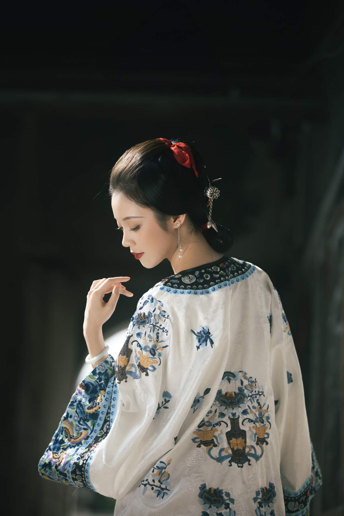[YITUYU艺图语]2025.11.18 怨女 七霓巳猫- YITUYU艺图语-第1张