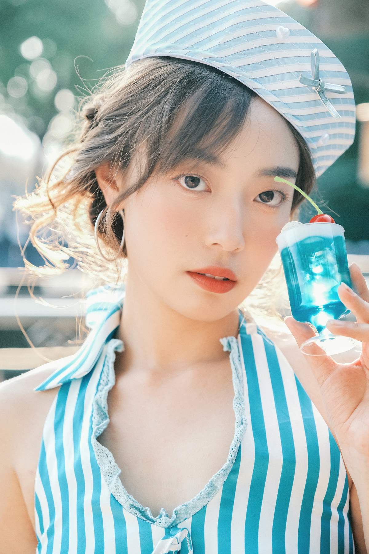 [YITUYU艺图语]2025.11.28 夏末雪色 波子汽水 YITUYU艺图语-第1张