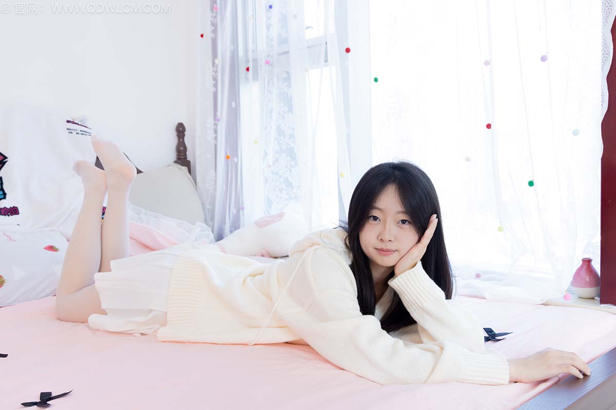 物恋传媒 NO.2683 萌萌-板鞋、堆堆袜套、纯白棉袜、薄白丝 WLCM物恋传媒-第2张