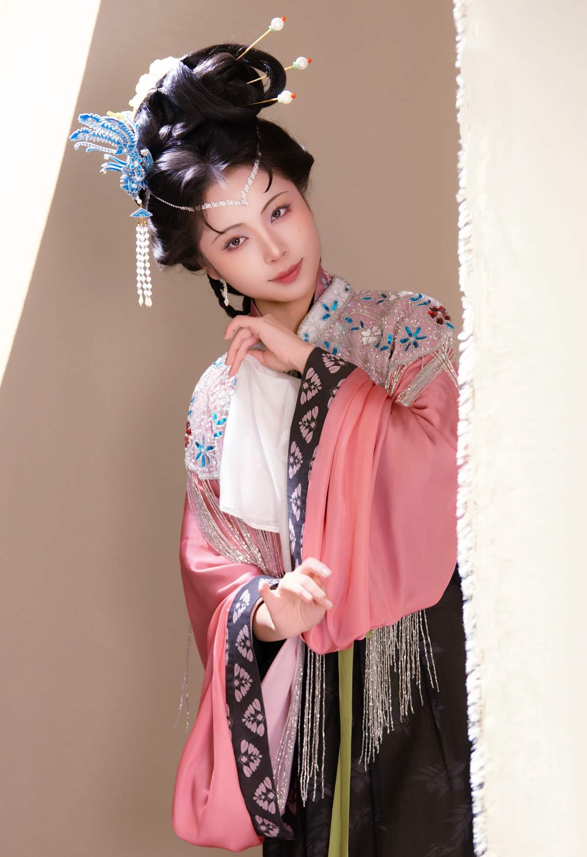 [YITUYU艺图语]2025.12.09 小师傅请开门，我们想借宝寺避避雨 阿初鹅鹅 YITUYU艺图语-第1张