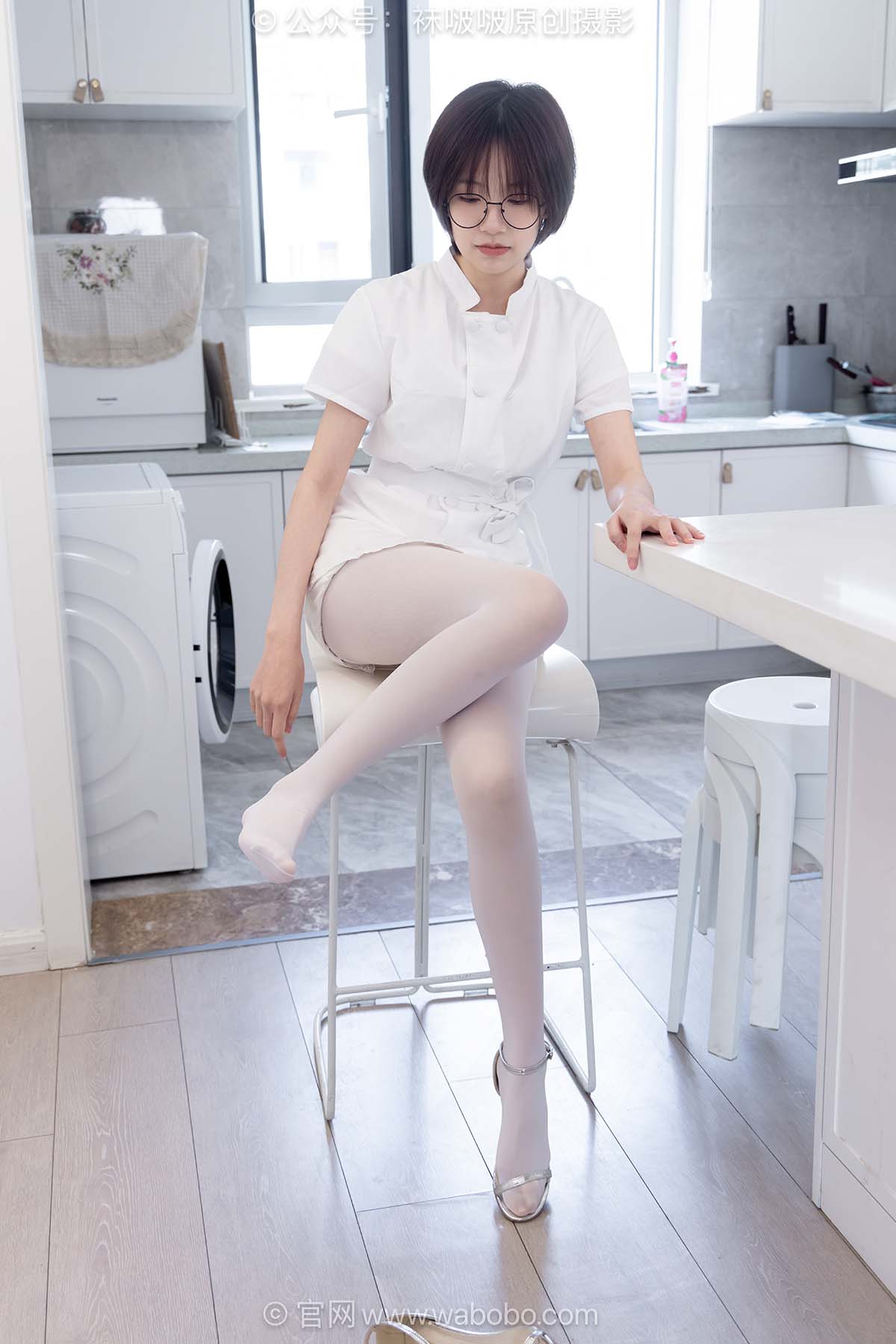 [BoBoSocks袜啵啵]NO.702 小甜豆-高跟凉鞋、厚白丝、护士服 BoBoSocks袜啵啵-第1张
