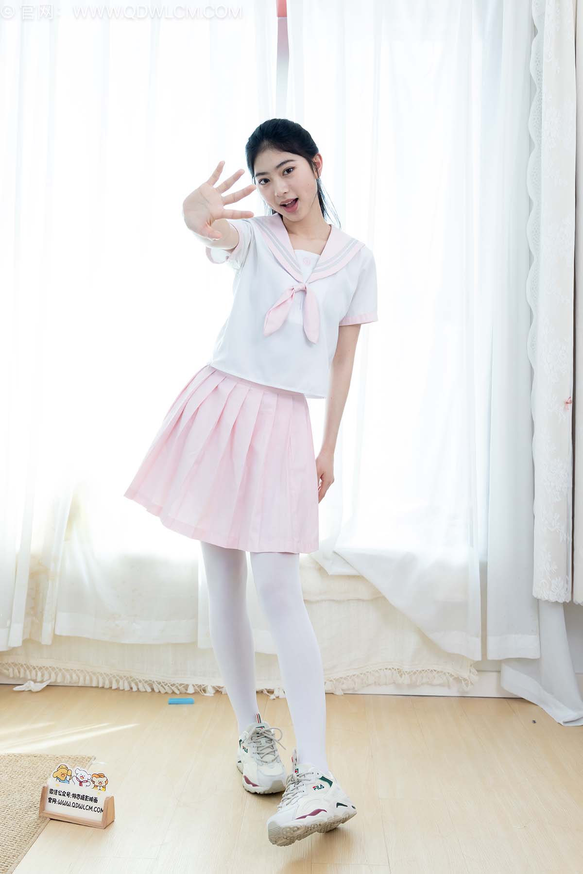 物恋传媒 NO.2691 包包-运动鞋、厚白丝、jk制服 WLCM物恋传媒-第1张