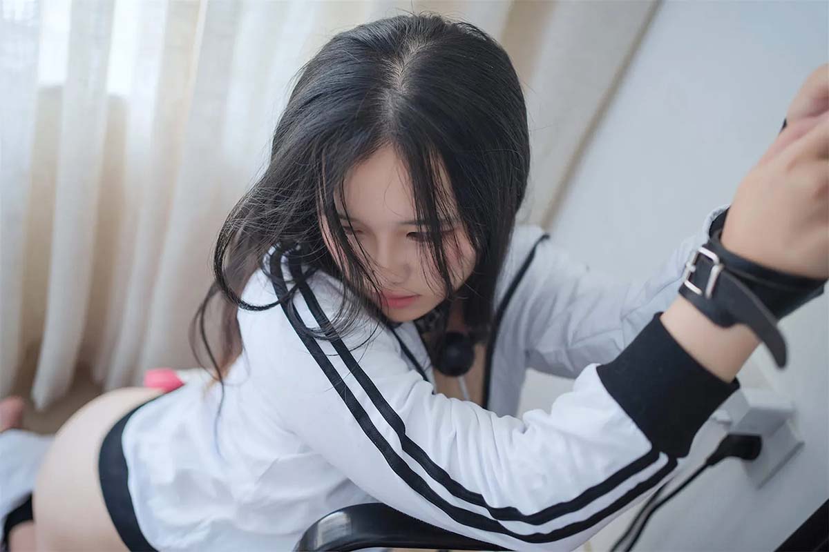 阿半今天很开心 – M楼梯 Cosplay-第2张