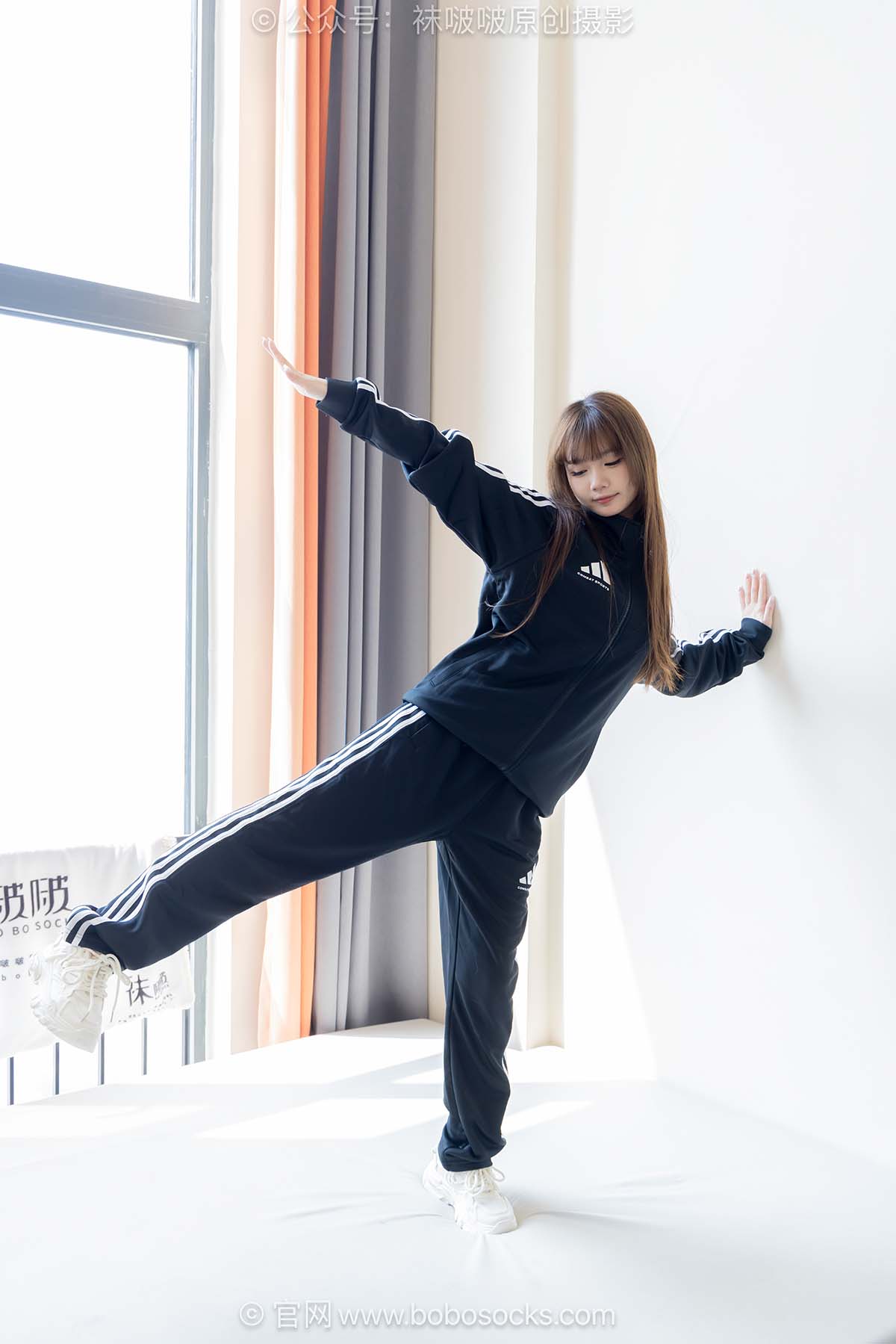 [BoBoSocks袜啵啵]NO.703 甜甜圈-运动鞋、纯白棉袜、裸足、运动套装 BoBoSocks袜啵啵-第2张
