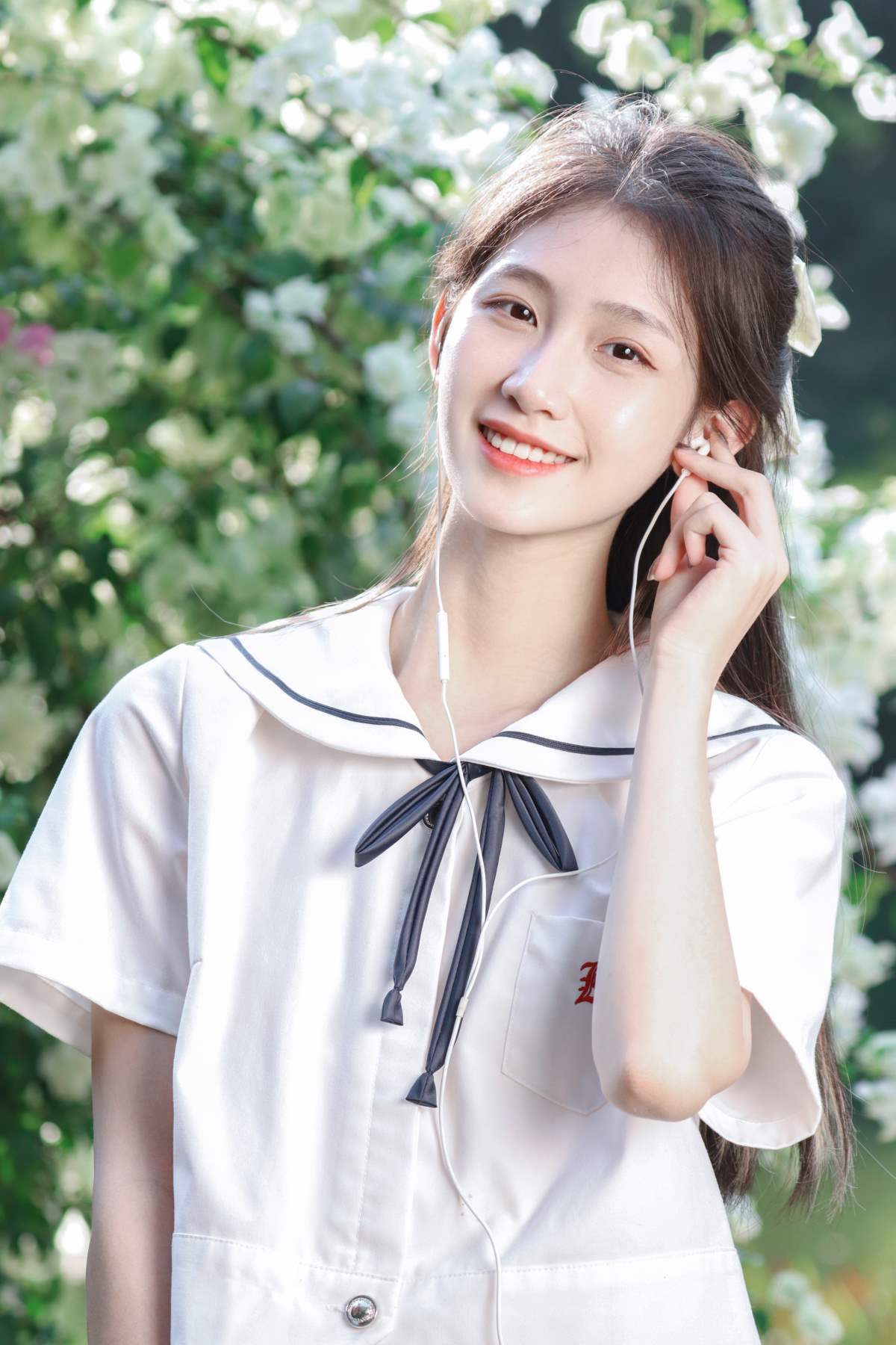 [YITUYU艺图语]2025.12.16 花里长出了少女 YITUYU艺图语-第1张