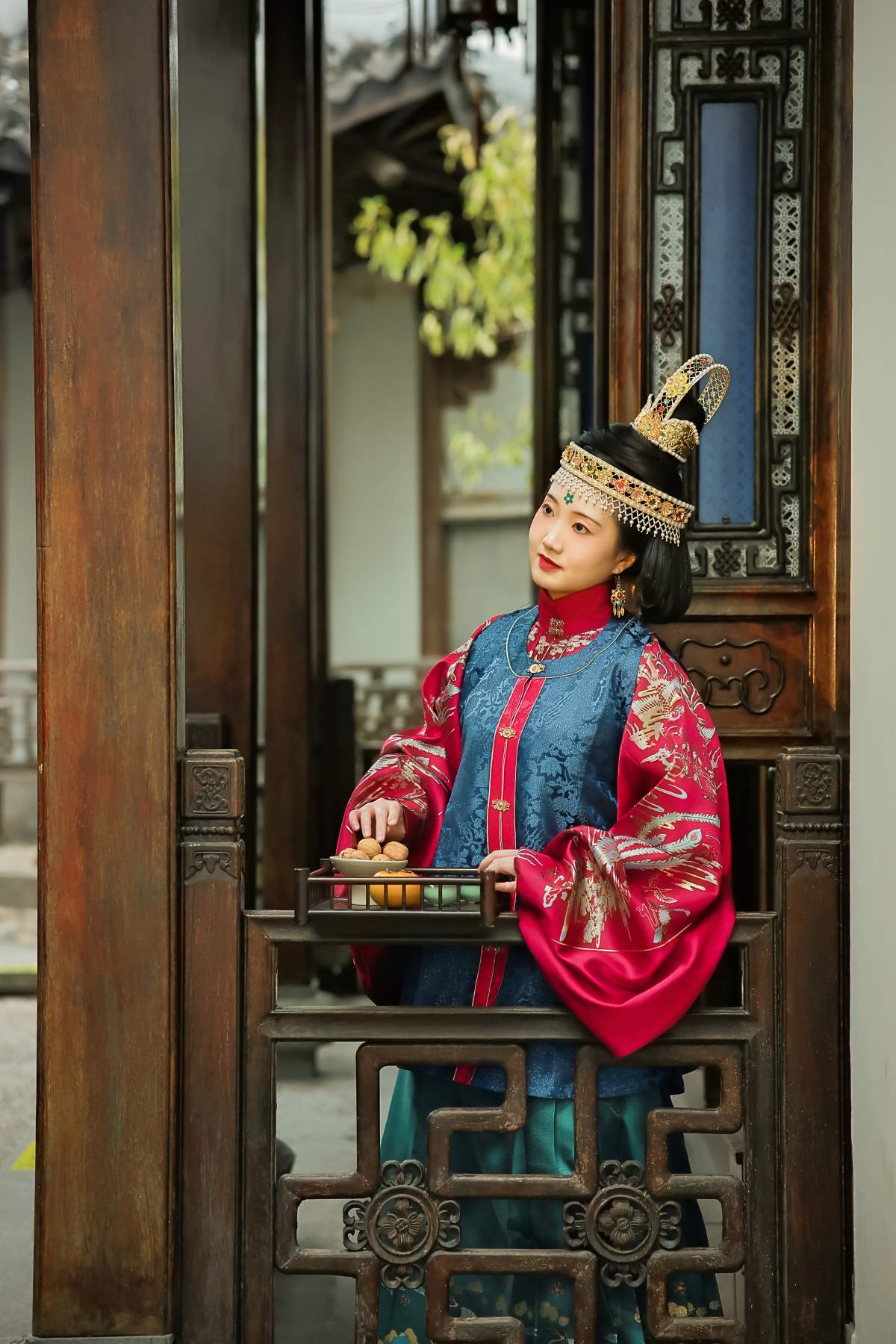 [YITUYU艺图语]2025.12.17 仿《父张济氏母赵氏像》中明代仕女 YITUYU艺图语-第1张