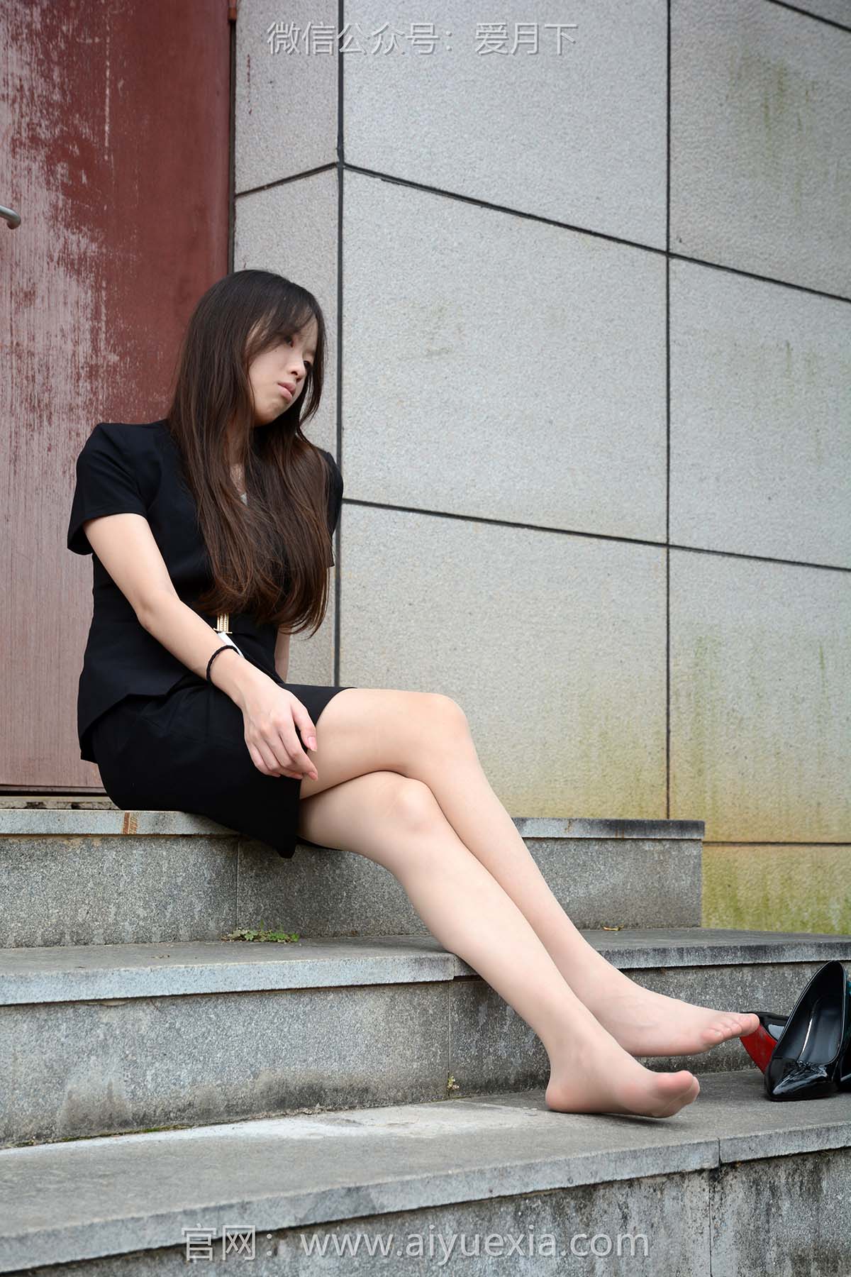 爱月下 NO.015 情情【正装OL】这是我人生第一次正儿八经的穿属于自己的高跟鞋 爱月下-第2张