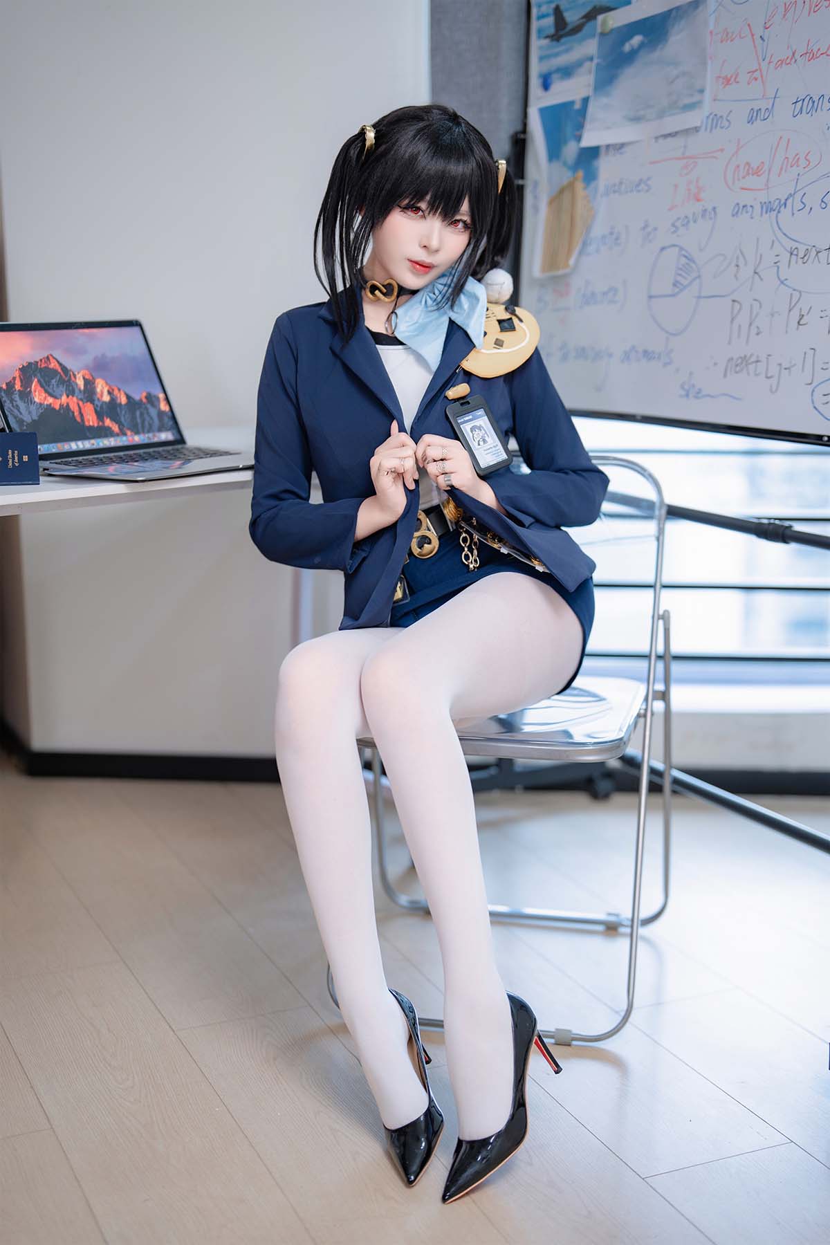 轩萧学姐 – Nikke胜利女神 索拉 Cosplay-第1张