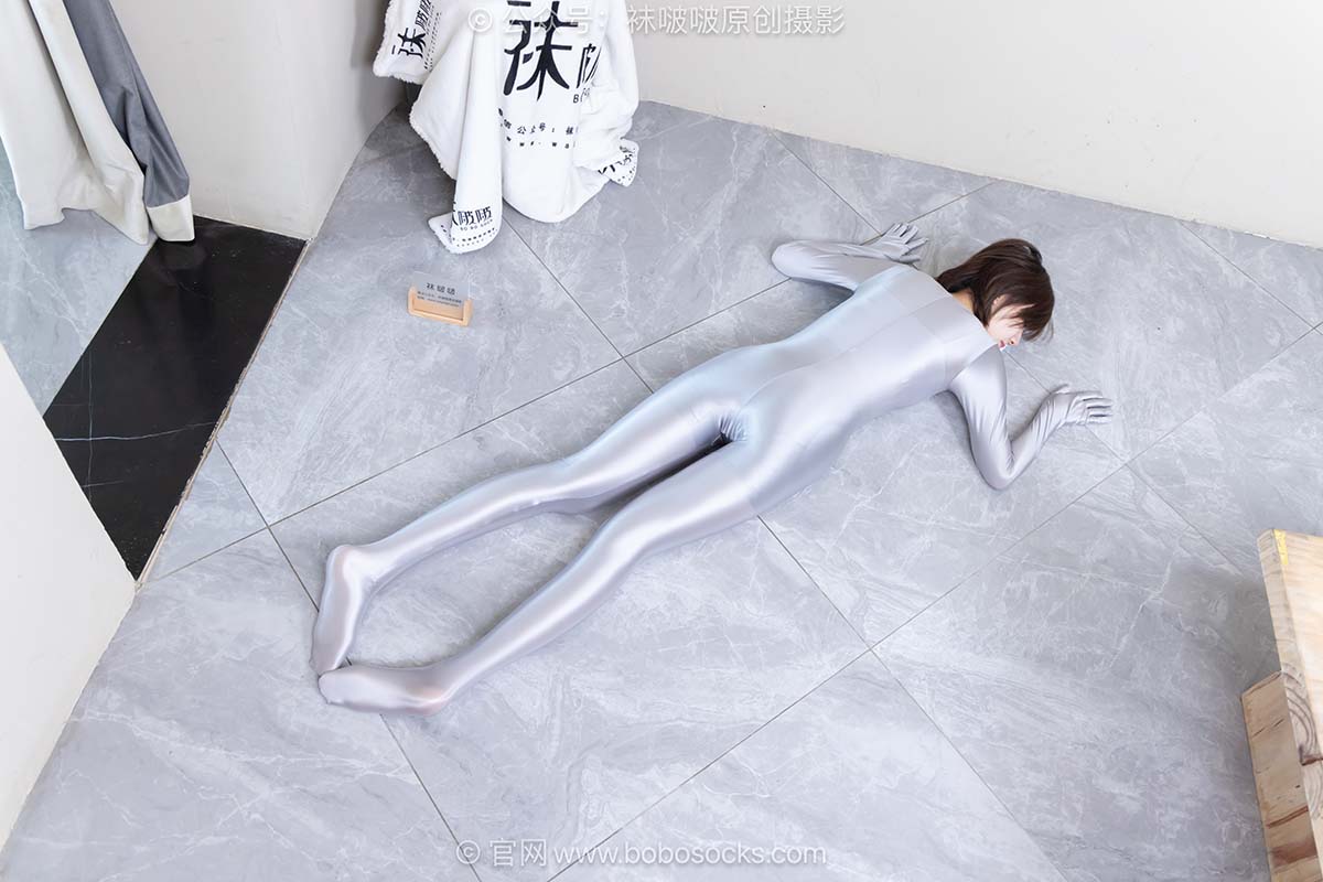 [BoBoSocks袜啵啵]NO.718 小甜豆-高跟凉鞋、银色连体衣 BoBoSocks袜啵啵-第2张